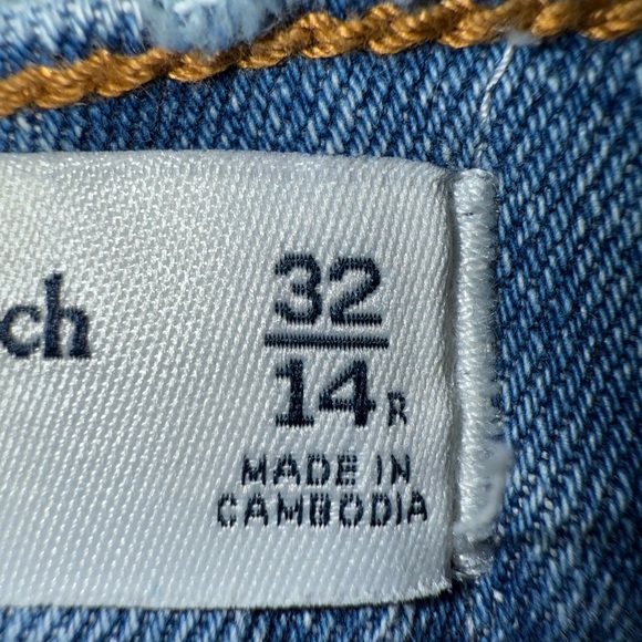 Abercrombie & Fitch Ultra High Rise 90s Slim Straight Jean - Picture 8 of 15